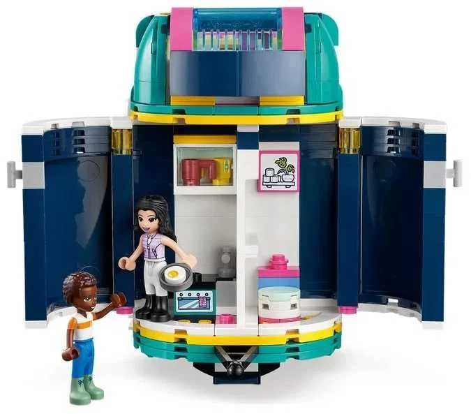 LEGO Friends 41722 Przyczepa na wystawę koni