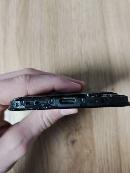 Xiaomi Redmi note 11S - uszkodzony, nie włącza się