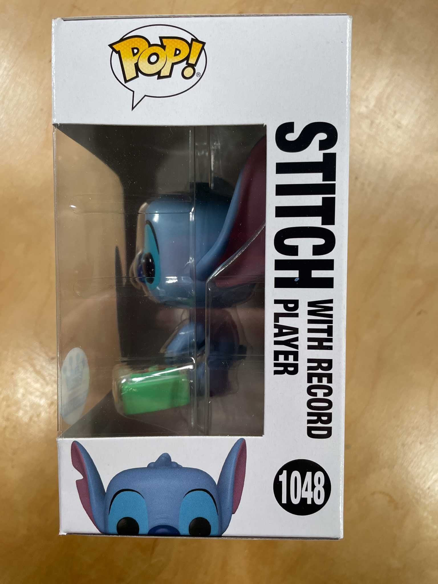 Funko pop Stitch with record player 1048 Exclusive