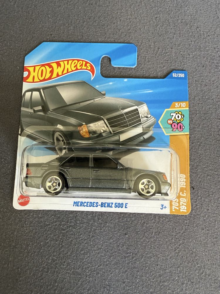 Carros hotwheels (Mercedes, Honda, Bugatti, etc)