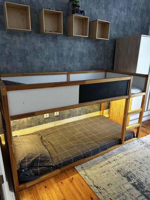 Beliche em madeira IKEA modelo Kura