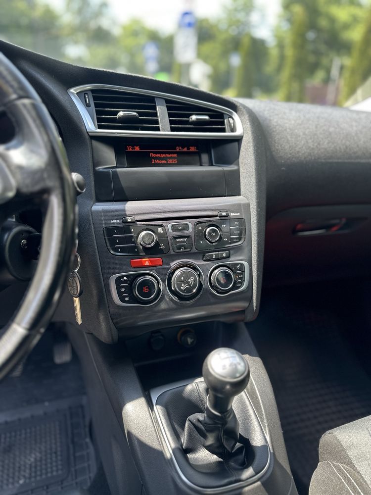 Citroen C4 1.6 дизель 2012 рік
