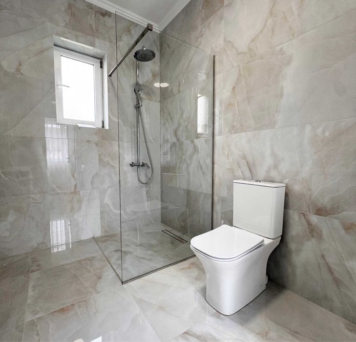 Продається  новий будинок-американка р-он Краснодонців