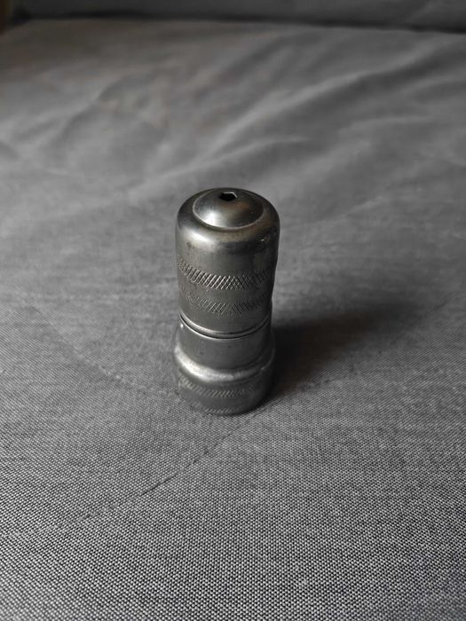 Metalowa szczotka do czyszczenia klem i zacisków