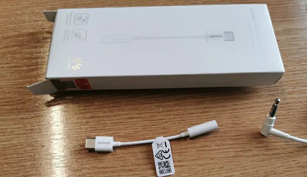 Huawei CM20
Adapter z kablem ze złącza USB-C  3,5mm