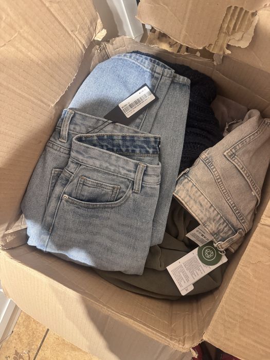 Caly karton ubran damskich mix rozmiarow okazja!!