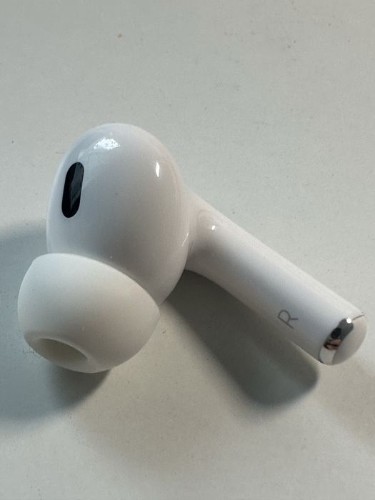 Правий навушник Airpods Pro 2 A2698 A2699 A2700