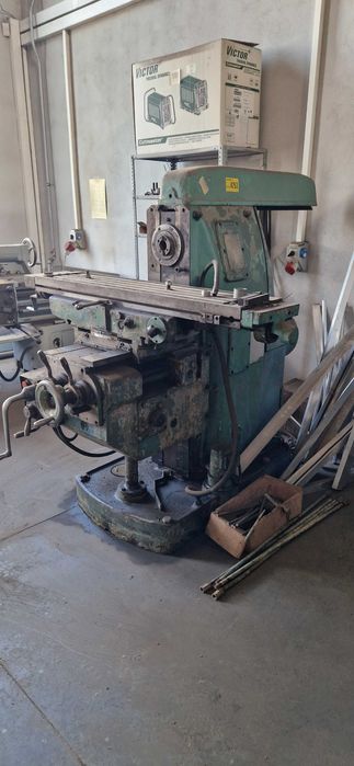 Frezarka uniwersalna Jarocin