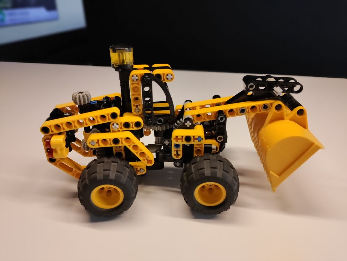 Lego technic 8453 koparka ładowarka