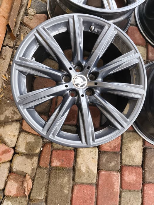 Felgi aluminiowe 18 Skoda Octavia SuperB Kodiaq Karoq 5x112