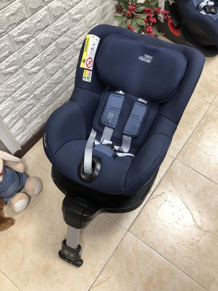 Автокрісло Britax Römer DUALFIX M i-SIZE Група 0+/1 (0-18 кг) 360