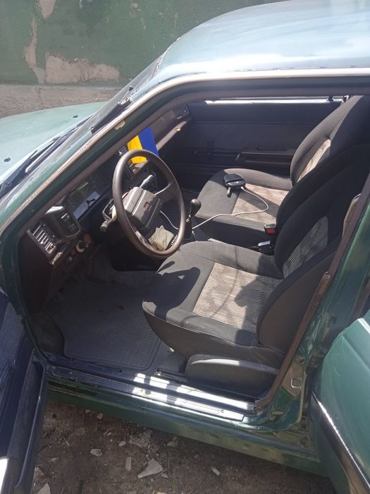 Тойота каріна 2- 1.8 дизель на запчастини