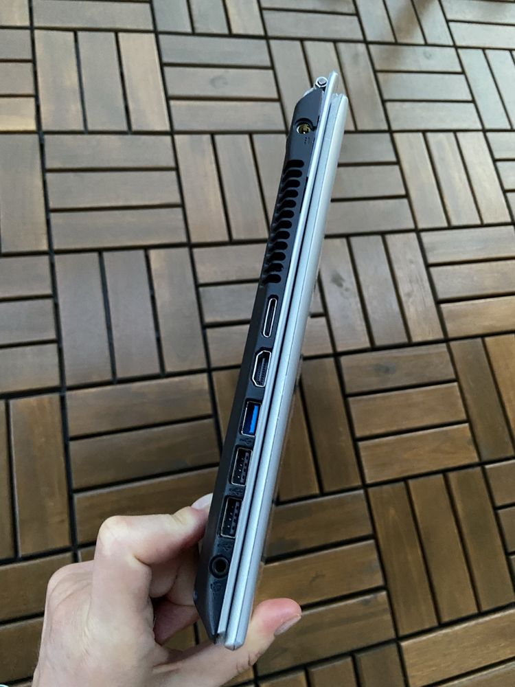 Laptop Acer aspire V5-571