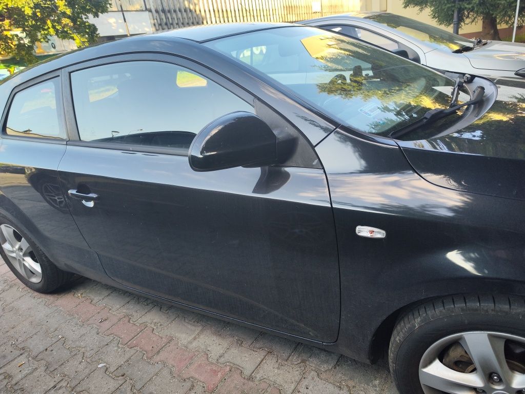 Kia Ceed 1.4 benzyna 2009 - uszkodzony