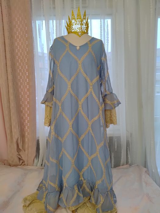 Piękny strój przebranie królowa władczyni XL