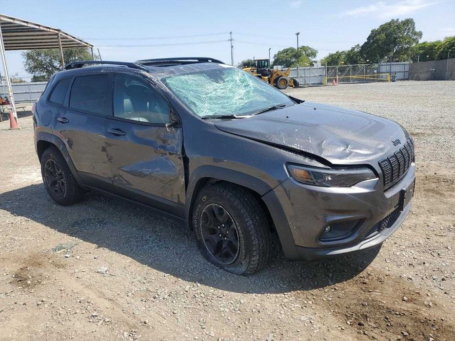 Продам Jeep Cherokee  2022 3.2л 44 ТИС КМ розмитнений у Львові