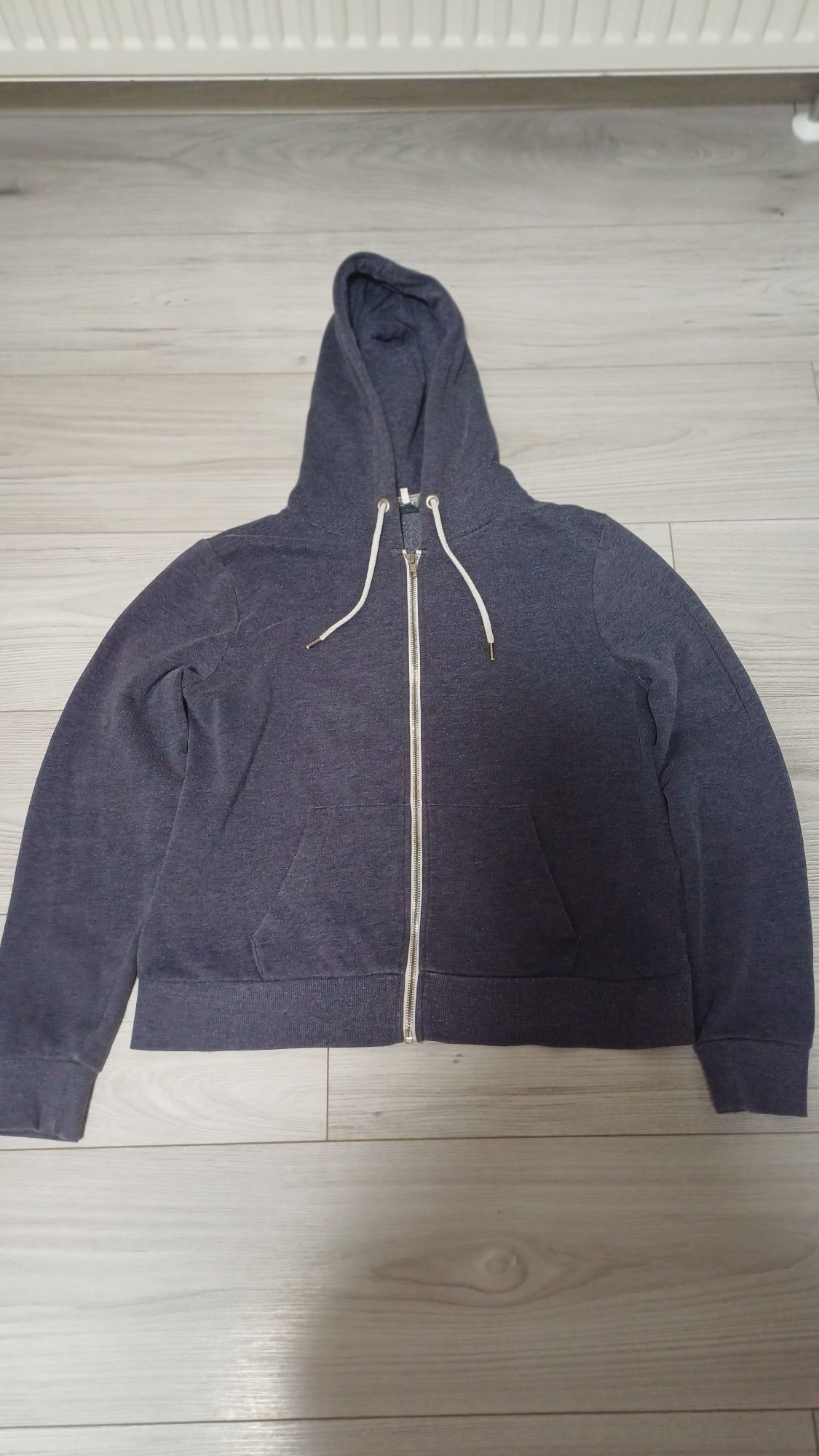Bluza rozpinana z kapturem