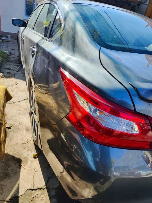 Продам Nissan Altima 2.5л автомат 2016год