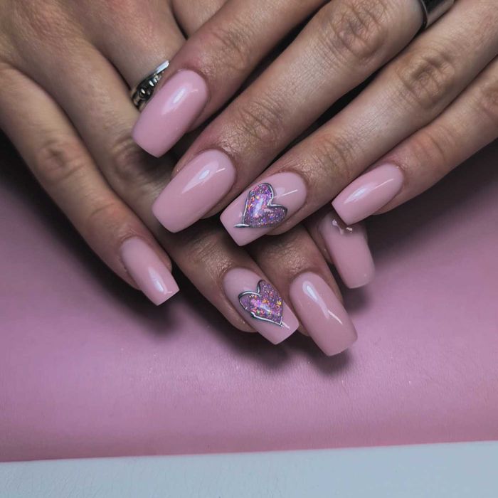 Manicure hybrydowy, stylizacja paznokci