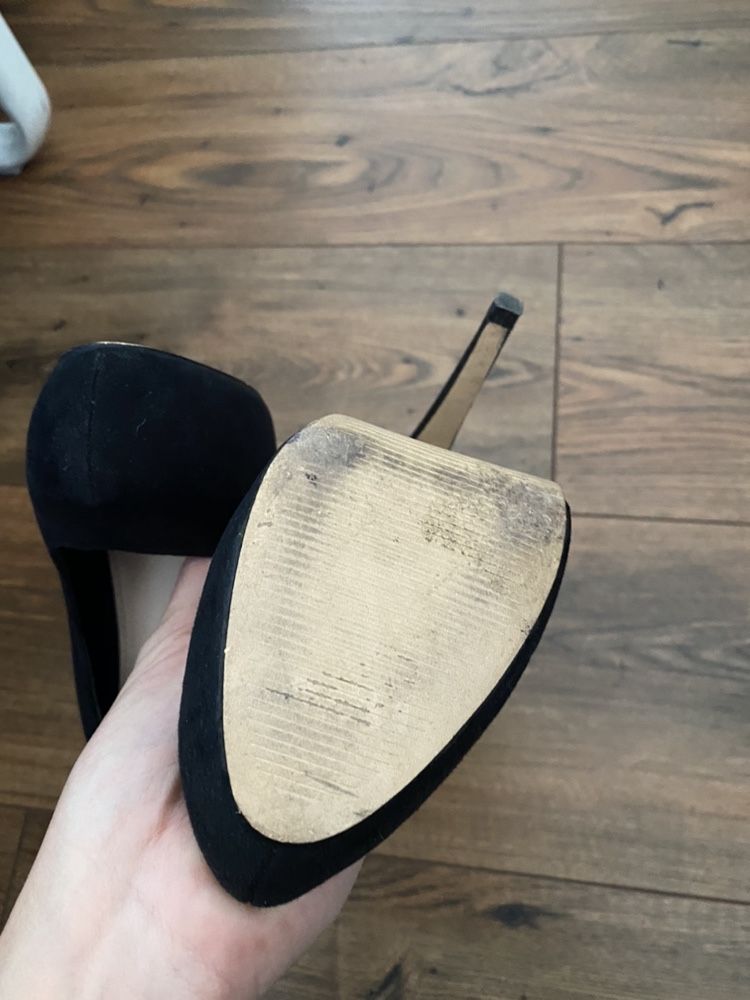 Szpilki Kurt Geiger
