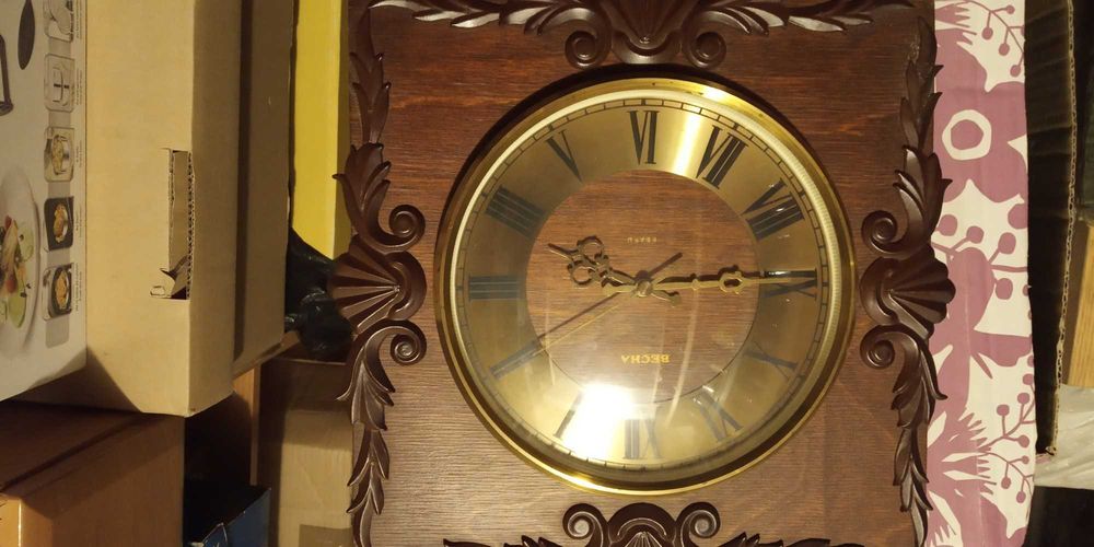 zegar drewniany BECHA  z ZSRR z czasów PRL