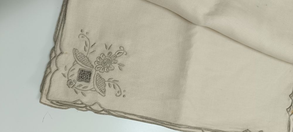 Toalha de mesa bordada à mão com 12 guardanapos