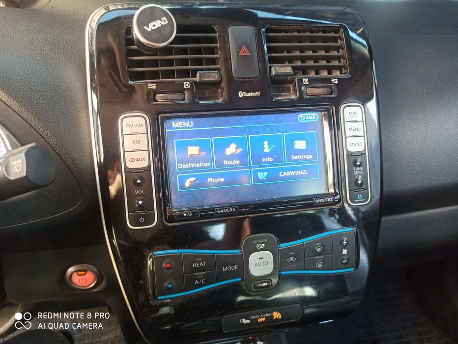 Продам автомобіль Nissan leaf