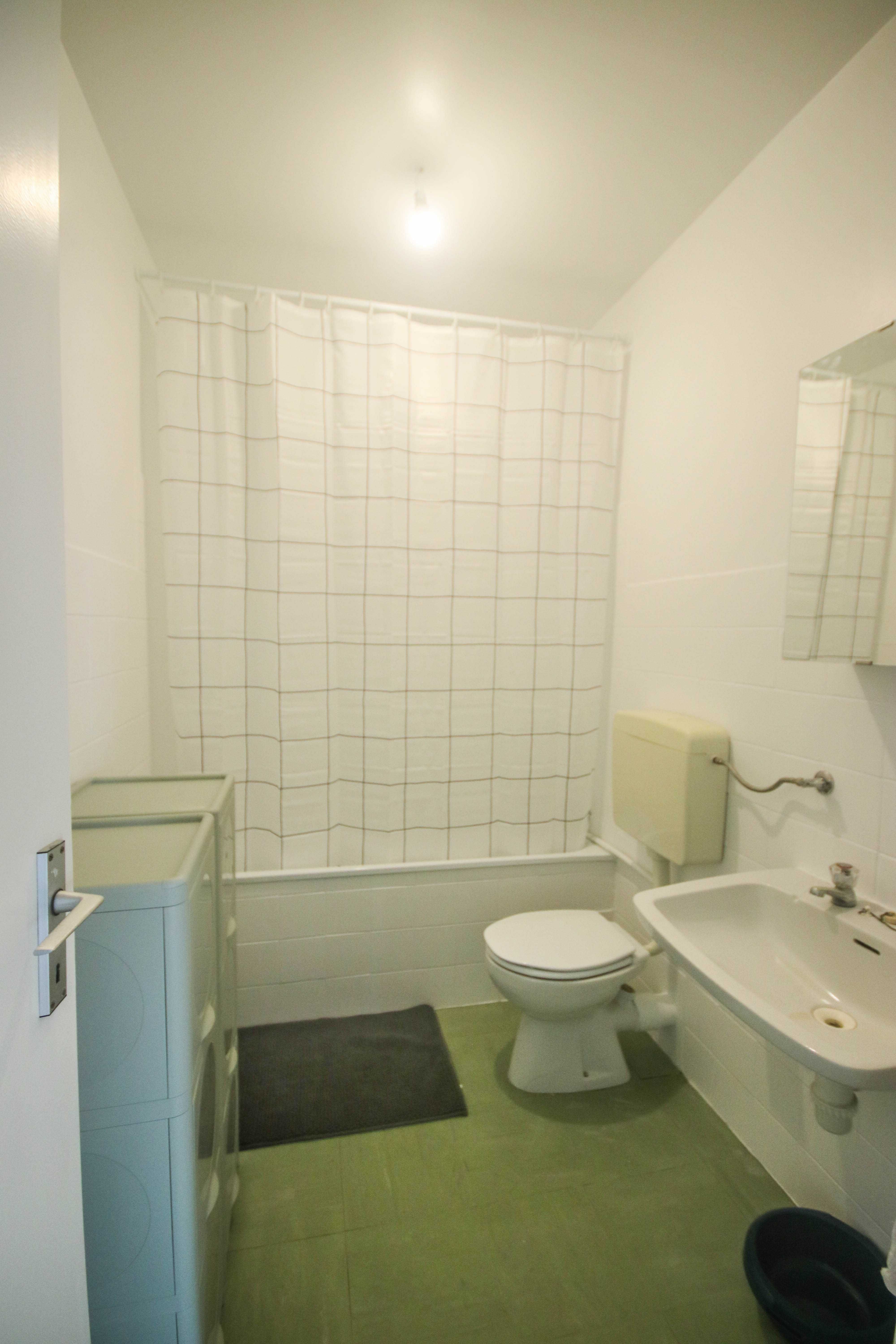 Arrendo quartos individuais Lisboa, metro Carnide Colombo 450 recibo