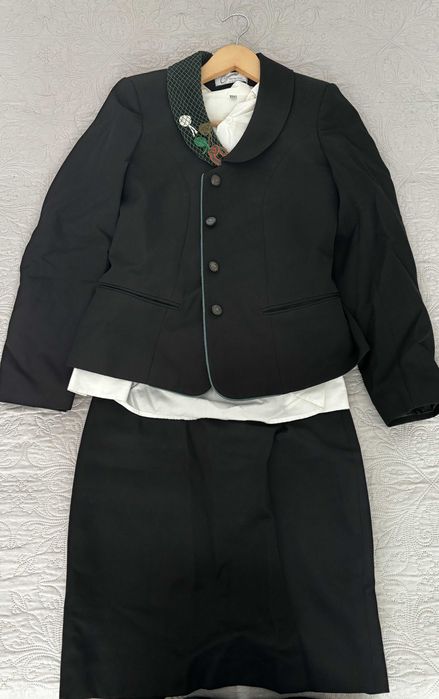 Traje Académico Feminino - Universidade de Aveiro