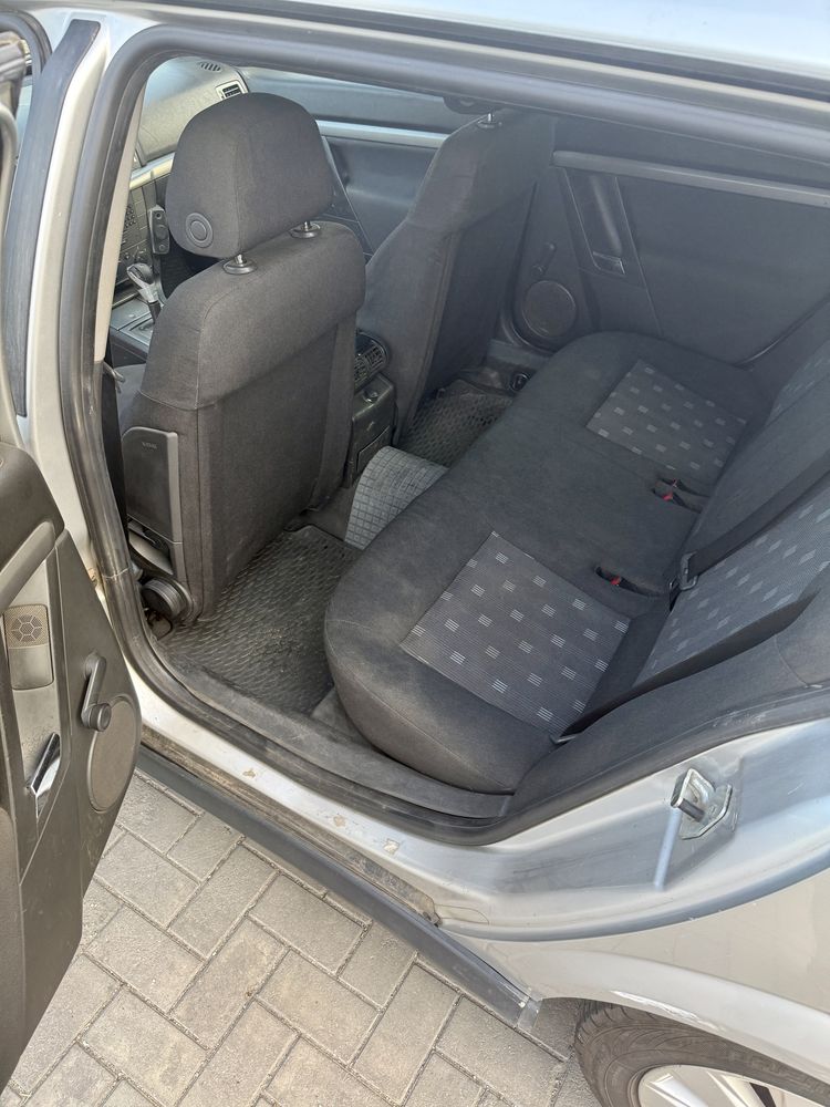 Opel Vectra C 1.9 CDTI (дізель, автомат, універсал)
