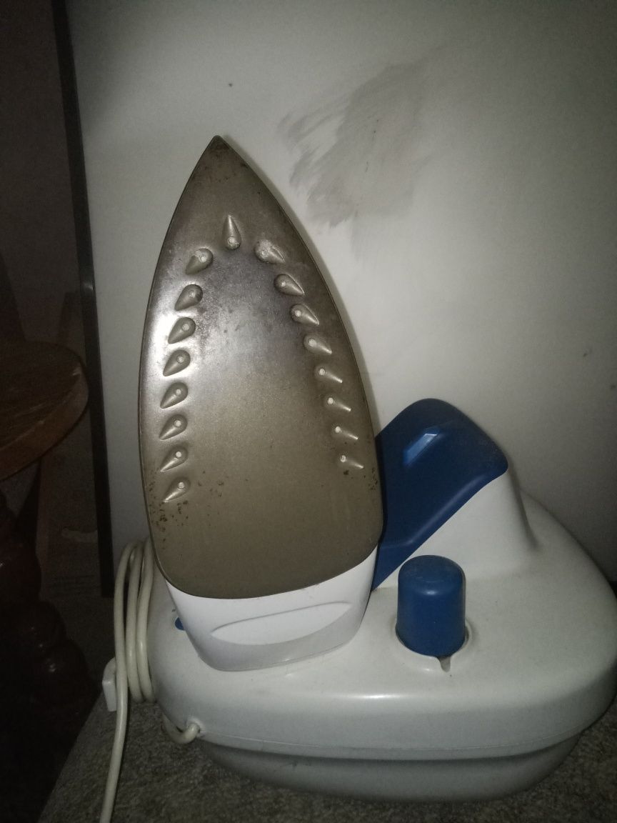 Паровой утюг Tefal