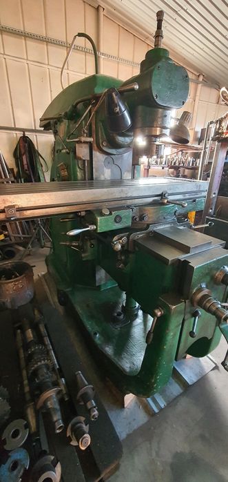 Frezarka uniwersalna FWA 39 stół 1600x400 mm + glowica pozioma skretna