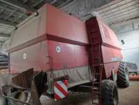 Kombajn zbożowy massey ferguson 40 tx 66 dominator claas
