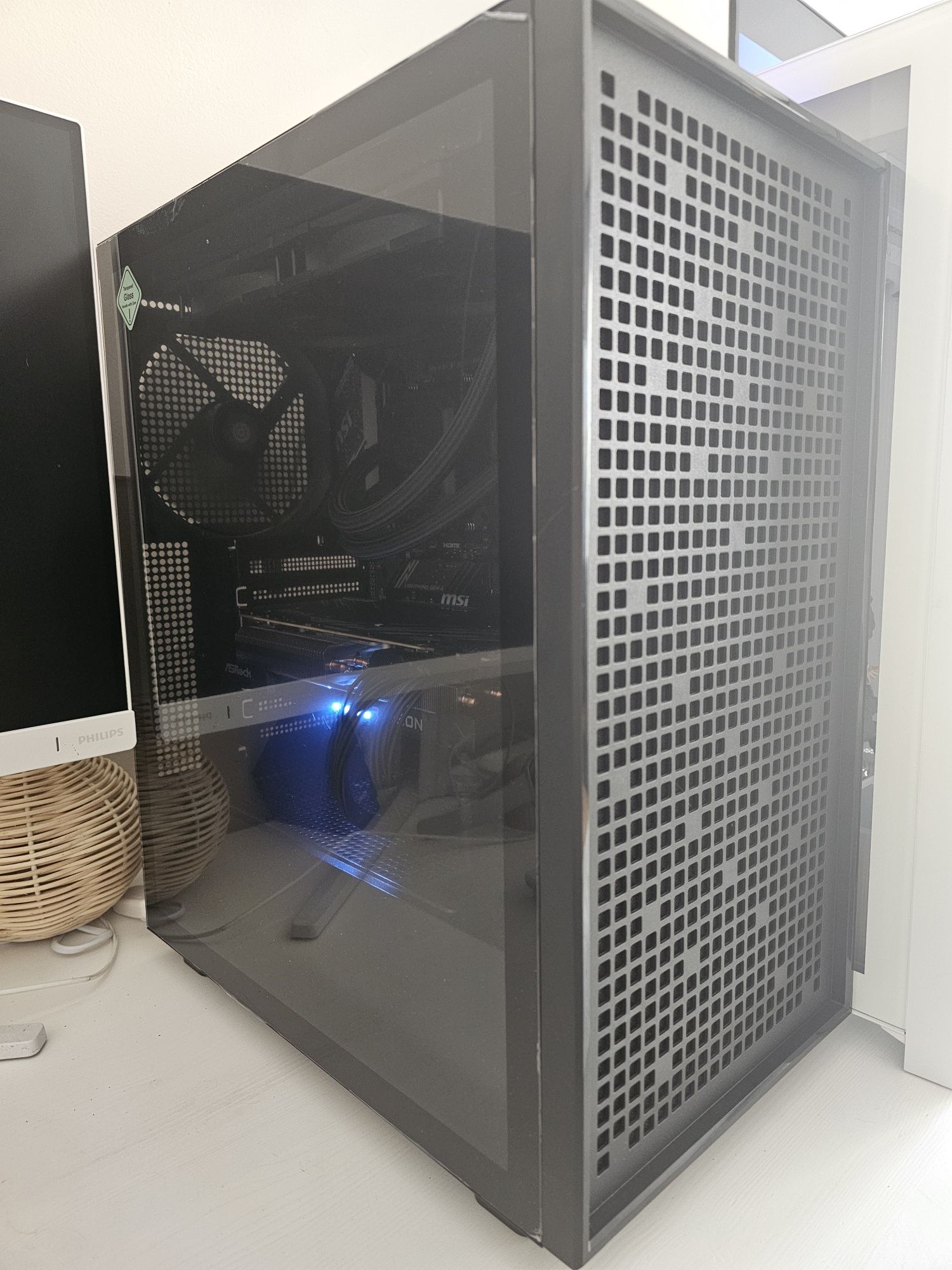 Nowy PC - R5 8400F - RX 7900 GRE - 2 TB M.2 - 32GB DDR5 - 850W GOLD