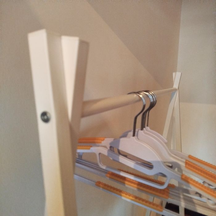 Cabide para roupas com base