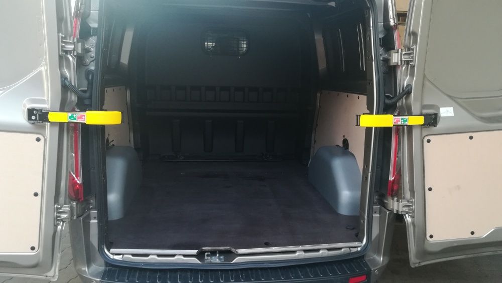 Zabudowa busa podłoga do Opel COMBO L2