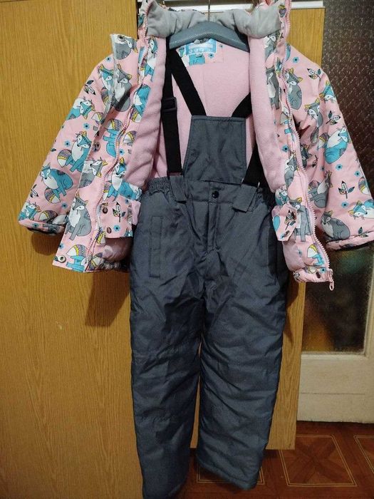Комбінезон зимовий,цупкий.