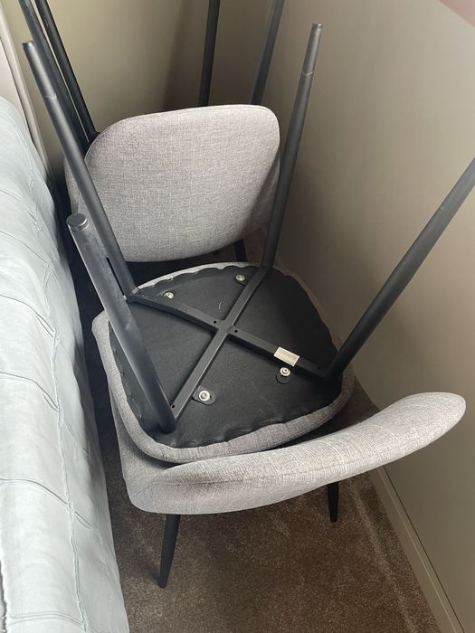 Cadeiras jantar cinzentas