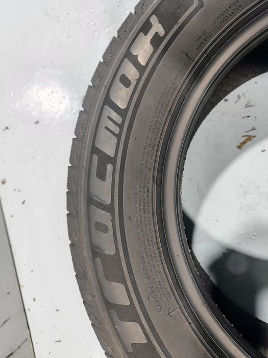 2 pneus semi novos trocmok 205-65R16 C - Oferta dos Portes