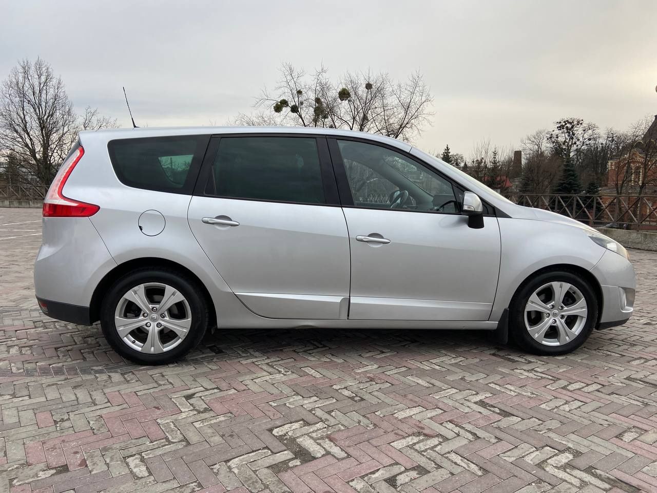 Renault Grand Scenic 3 1.6 2011 год