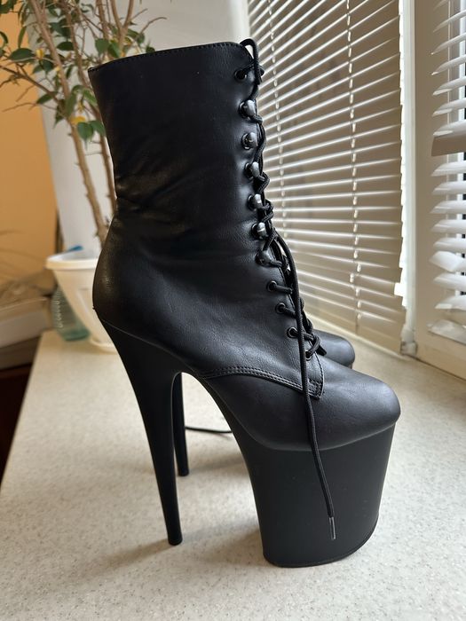 Танцювальне взуття Стріпи