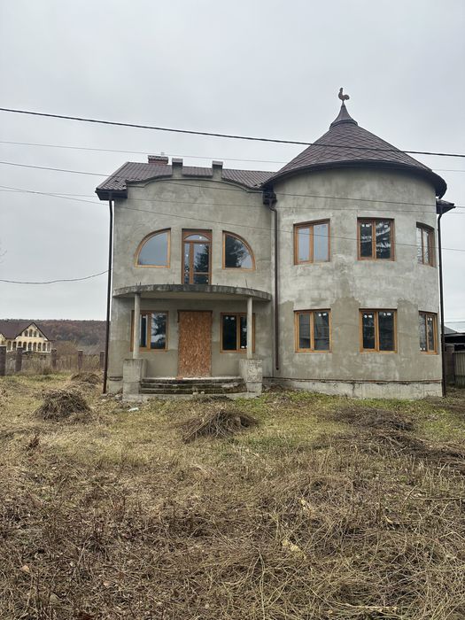 Продам особняк та 10 соток землі в Калуші у районі Підгірки