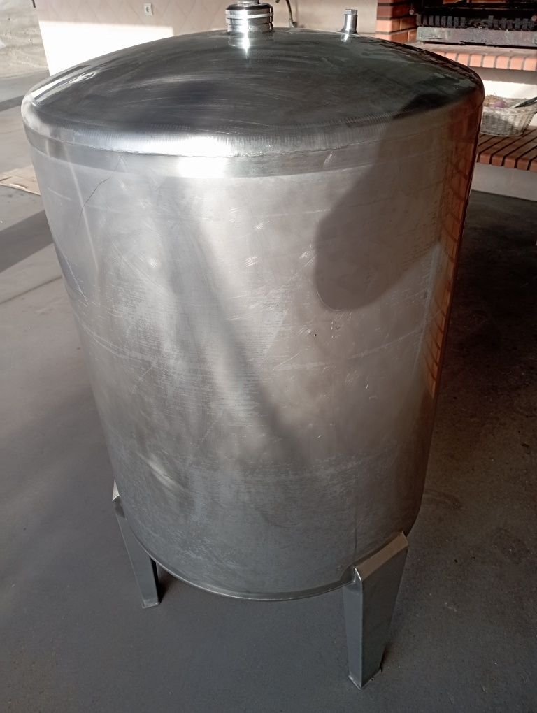 Cuba inox 250 L .