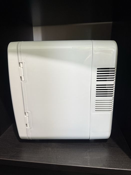 Vendo mini figorifico branco 6L