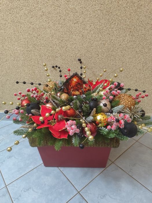 Duża dekoracja noworoczna na stół, komodę.