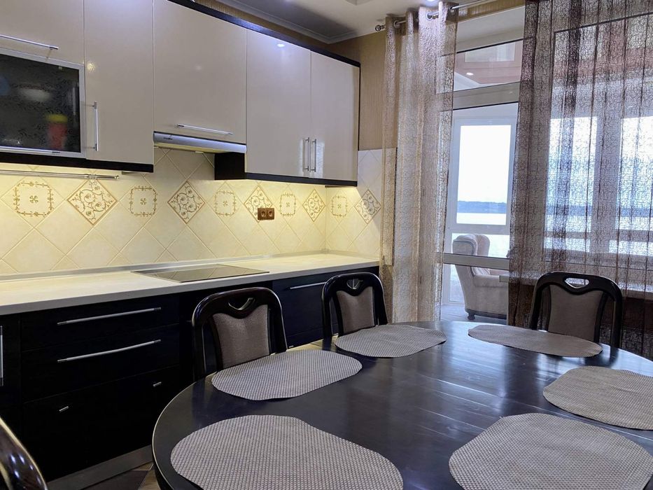 Рів'єра Трьохкімнатна квартира