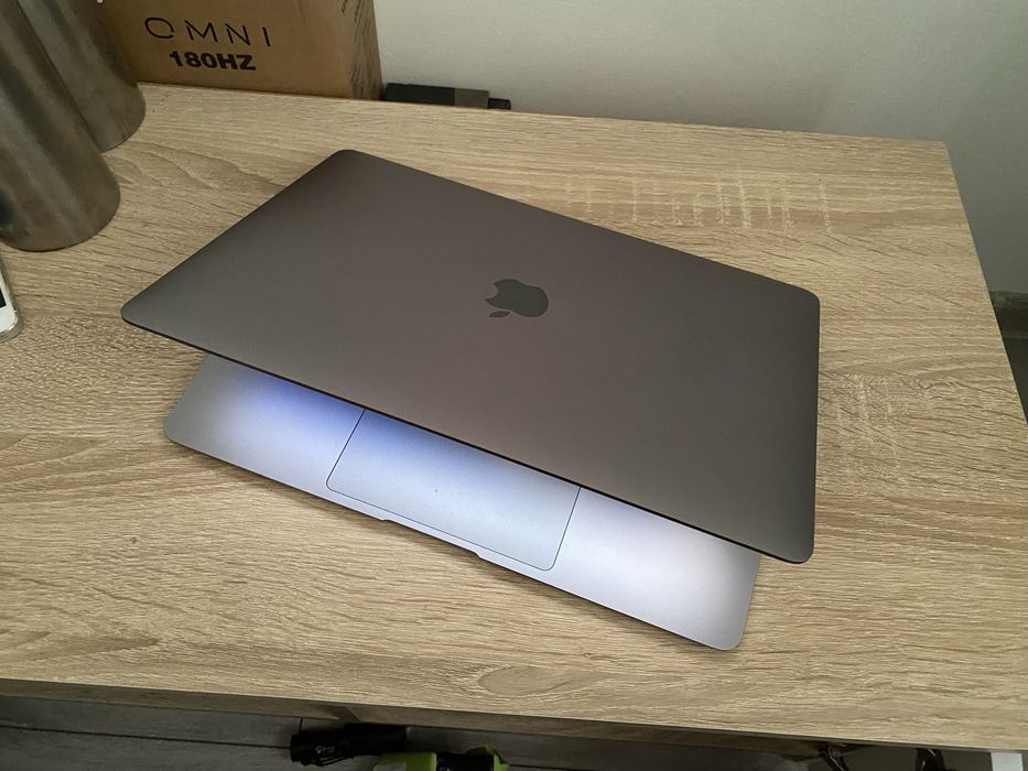 Apple Macbook Air M1 8/256 A2337 Ideał Pierwszy właściciel Faktura