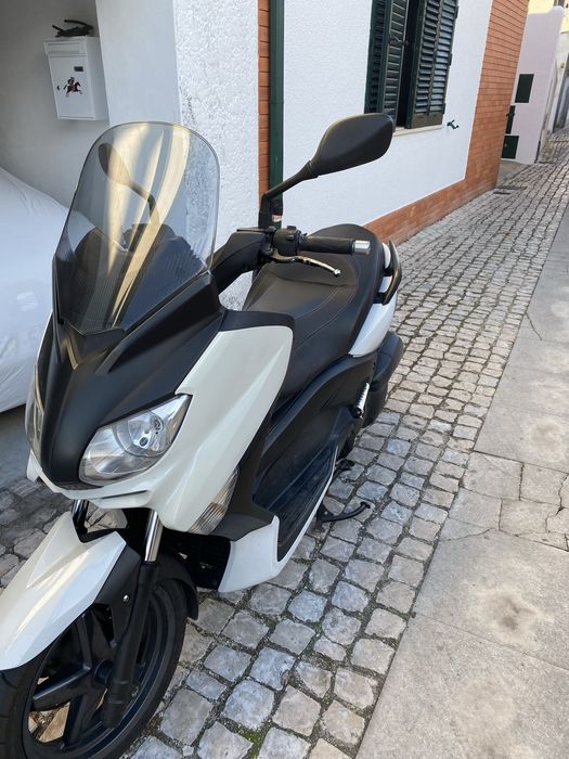 Yamaha Xmax 125