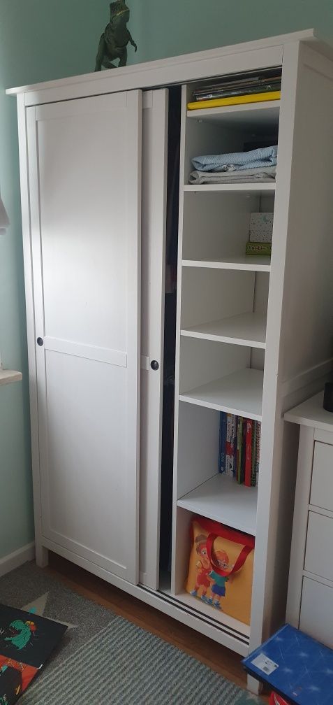 Zestaw mebli Hemnes Ikea szafa komoda łóżko