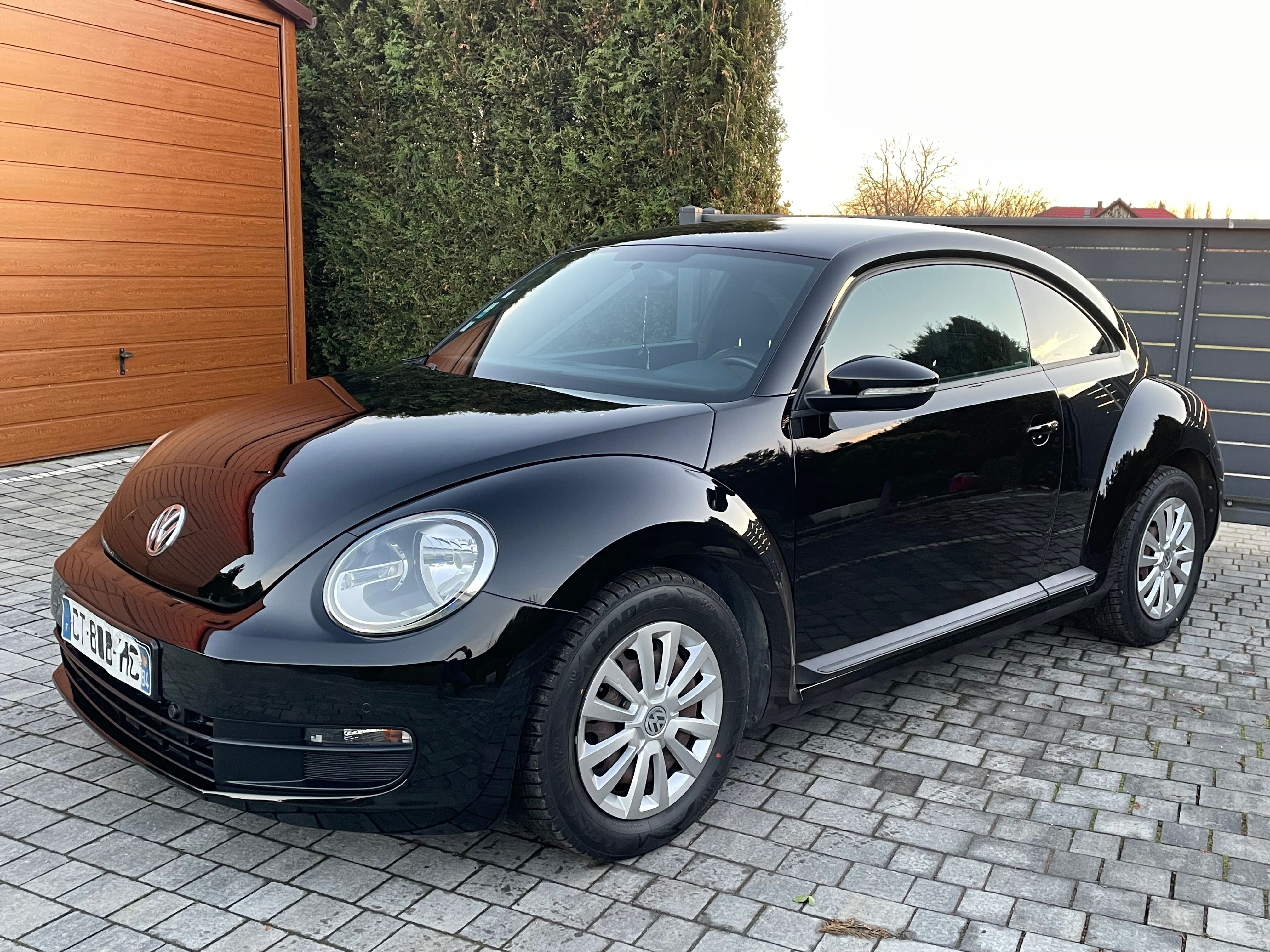 Sprzedam VW Beetle Coccinelle z 2013r 1.2 benzyna 105KM niski przebieg